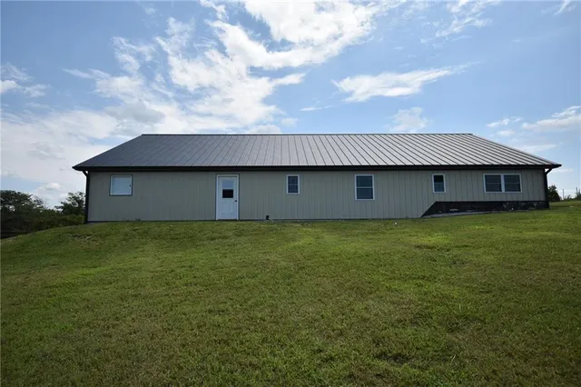 $450,000 | 34703 Lyman Road, Bucklin, MO 64631