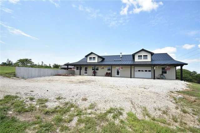 $450,000 | 34703 Lyman Road, Bucklin, MO 64631