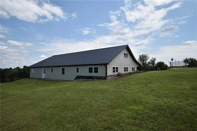 $450,000 | 34703 Lyman Road, Bucklin, MO 64631