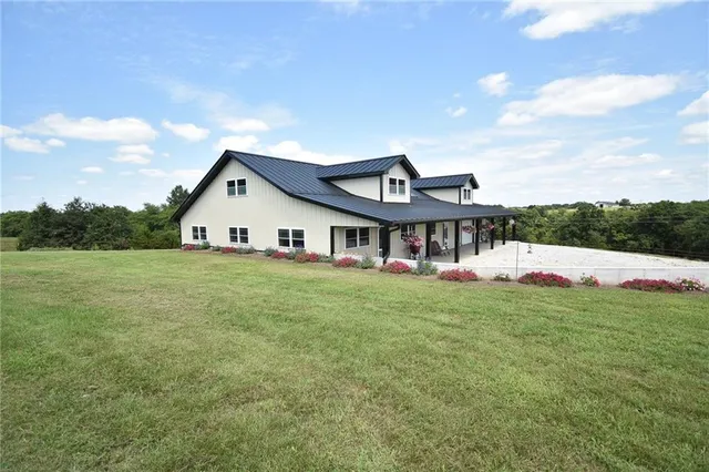 $450,000 | 34703 Lyman Road, Bucklin, MO 64631