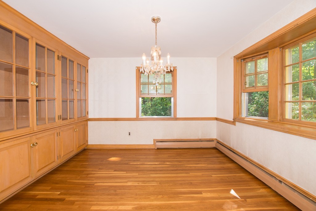 28 Hillcrest Road Medfield, MA 02052 - Photo 4 of 16 Gallery Image 4