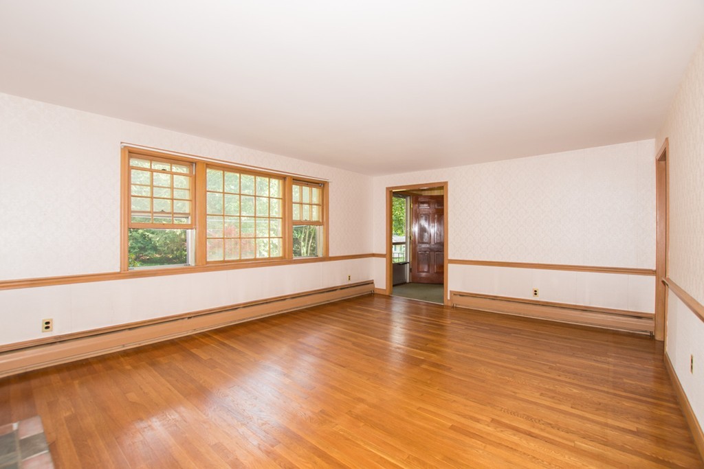 28 Hillcrest Road Medfield, MA 02052 - Photo 8 of 16 Gallery Image 8