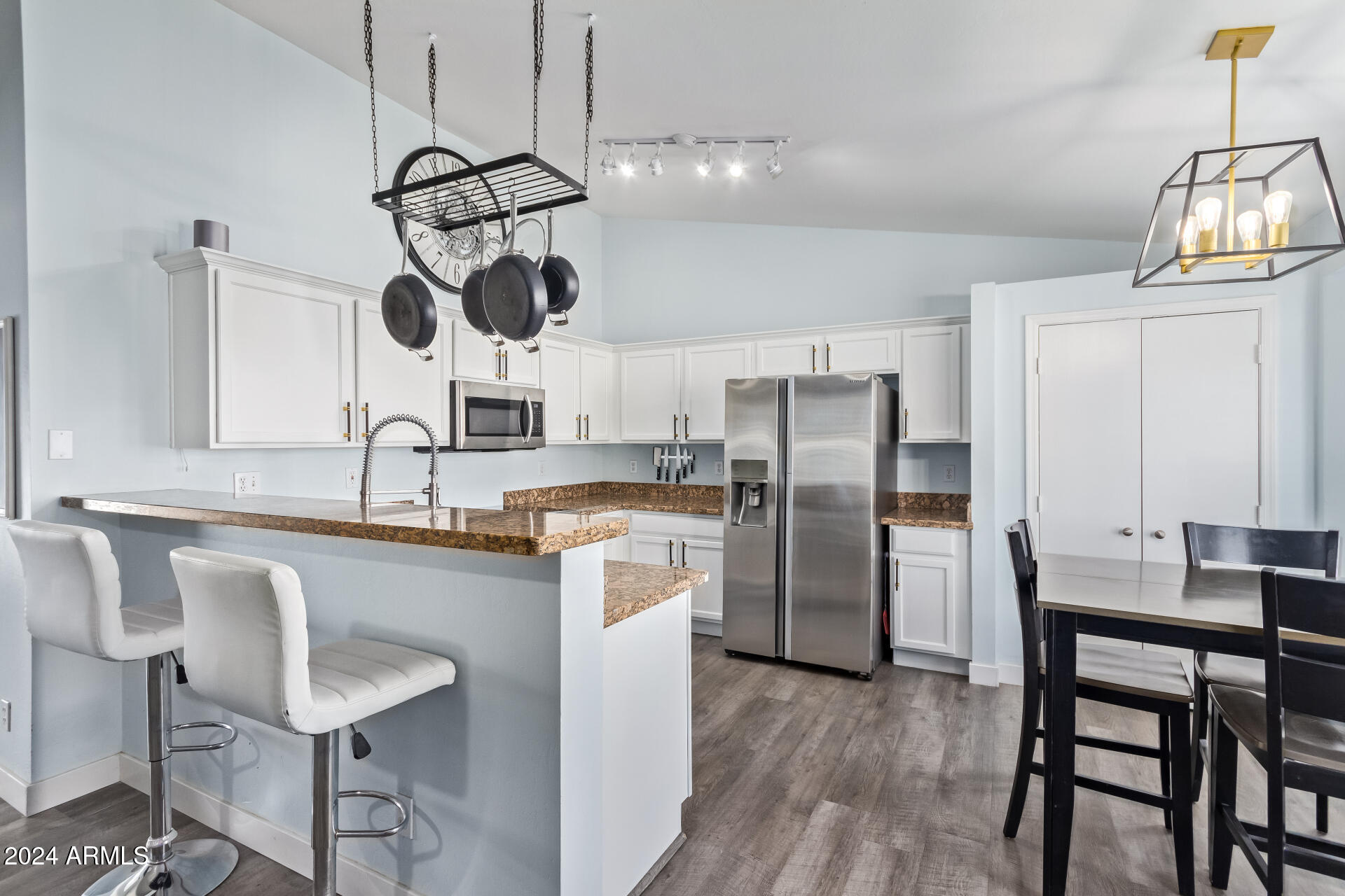 2028 East Devon Road Gilbert, AZ 85296 - Photo 11 of 59 Breakfast Bar