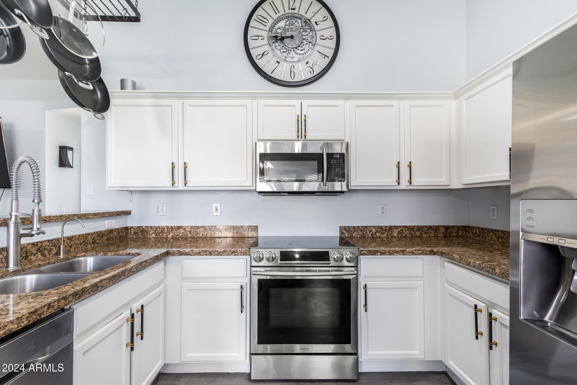 2028 East Devon Road Gilbert, AZ 85296 - Photo 16 of 59 Spacious Kitchen