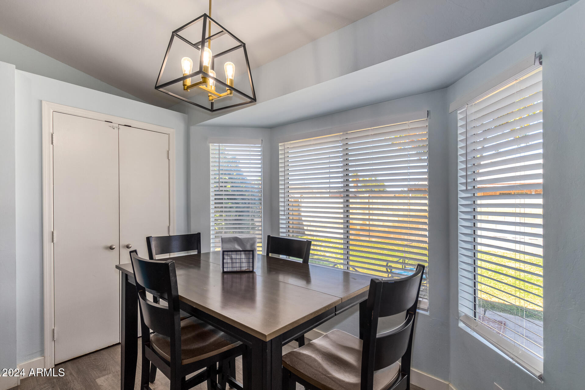 2028 East Devon Road Gilbert, AZ 85296 - Photo 18 of 59 Dining Nook
