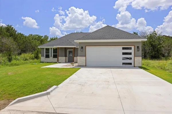 $2,150 | 2414 Forest Hill Lane, Granbury, TX 76048