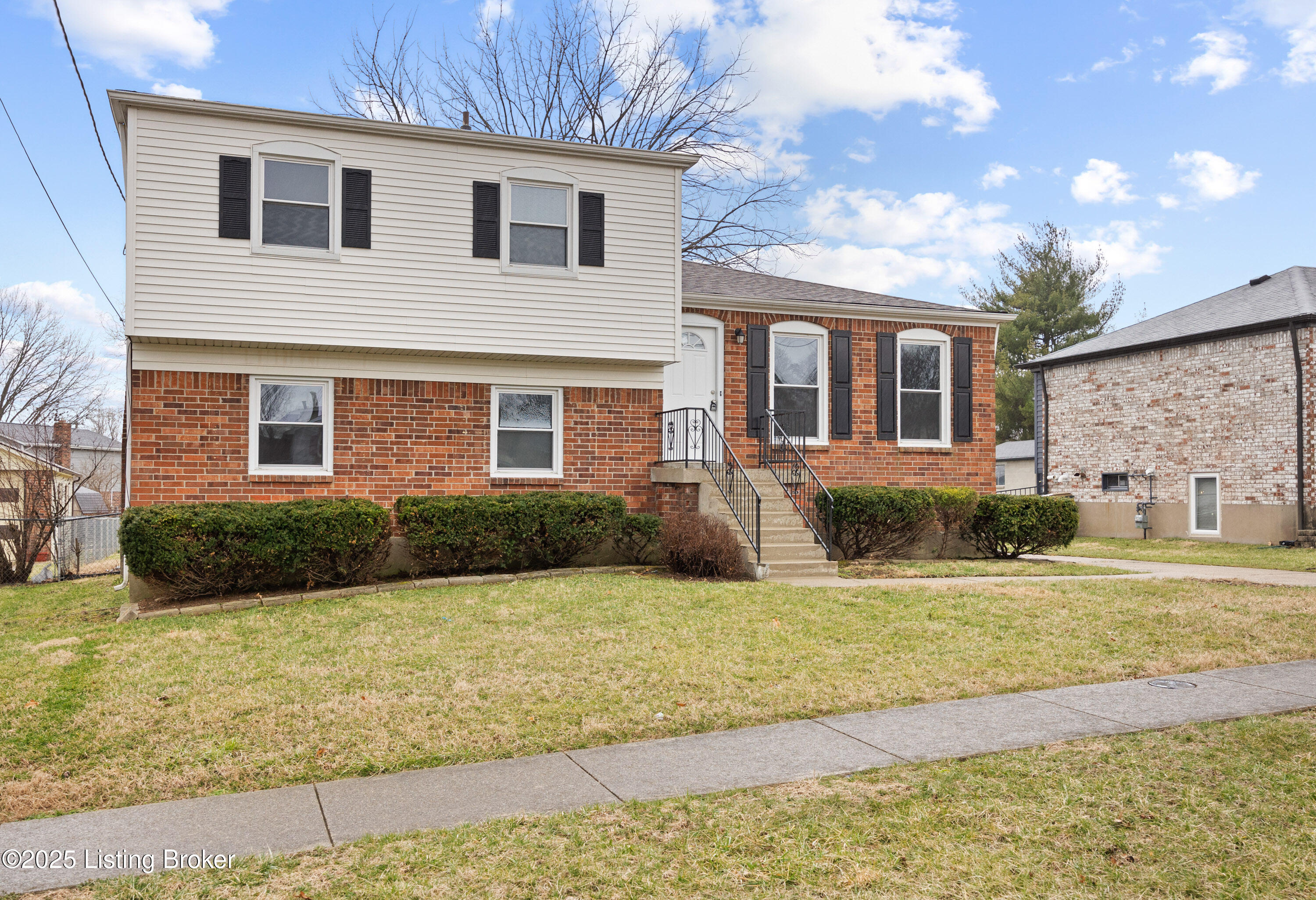 10504 St Rene Road Louisville, KY 40299 - Photo 3 of 30 003