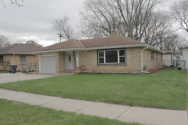 $314,900 | 6125 West Eden Place, Milwaukee, WI 53220