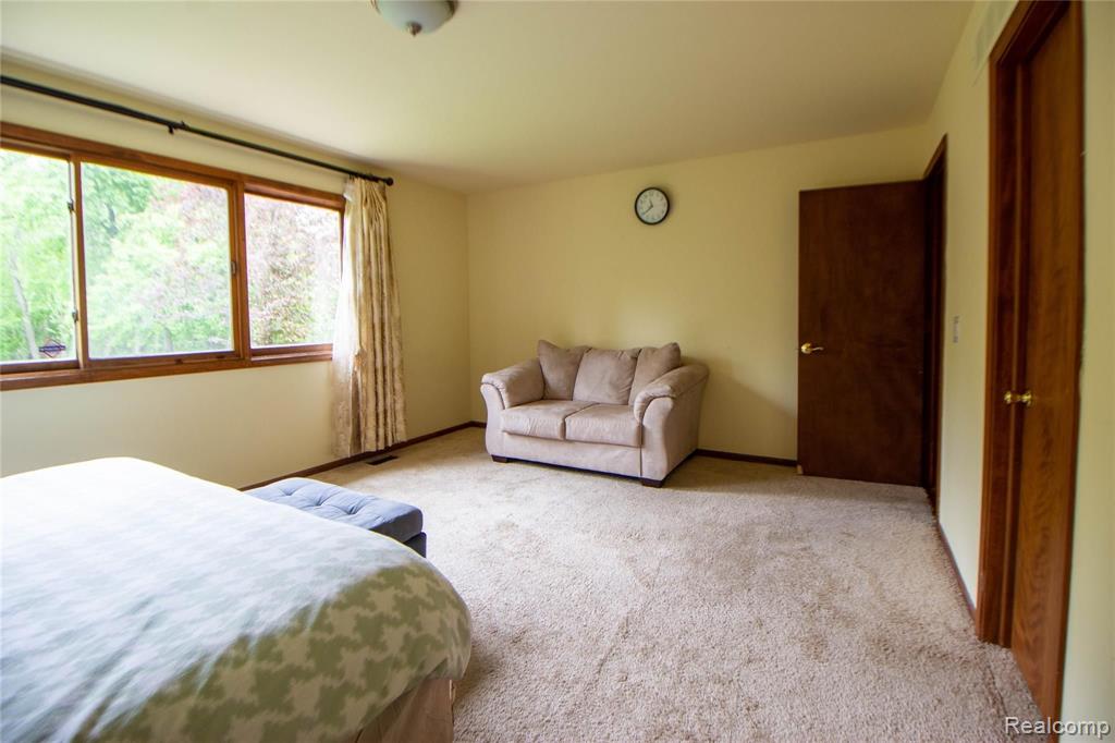 4140 Beach Road Troy, MI 48098 - Photo 21 of 38