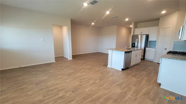 $1,900 | 364 Deborah Drive, New Braunfels, TX 78130