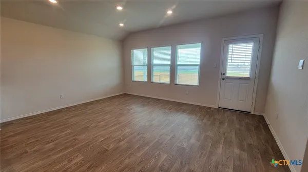 $1,900 | 364 Deborah Drive, New Braunfels, TX 78130