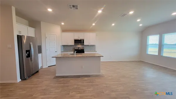 $1,900 | 364 Deborah Drive, New Braunfels, TX 78130