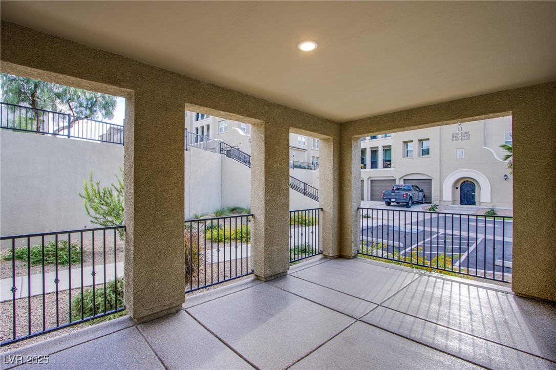 2555 Hampton Road, Unit 4109 Henderson, NV 89052 - Photo 2 of 38 View of patio / terrace
