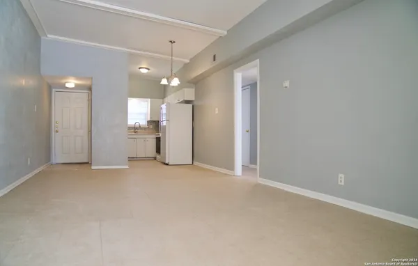 $995 | 211 Westoak Road, San Antonio, TX 78227
