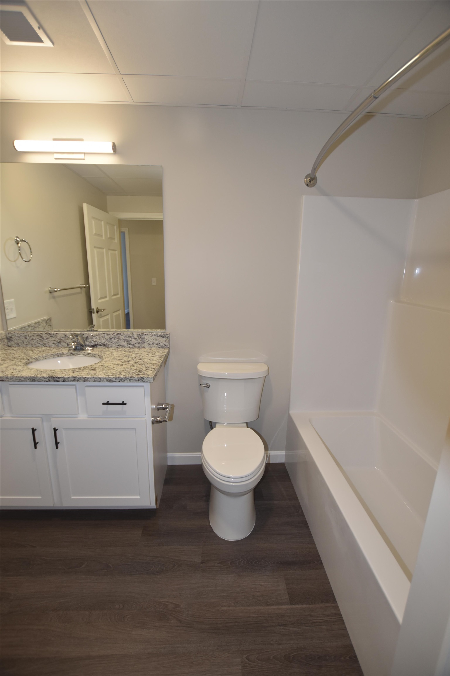 217 Rockingham Road, Unit 304 Londonderry, NH 03053 - Photo 10 of 14