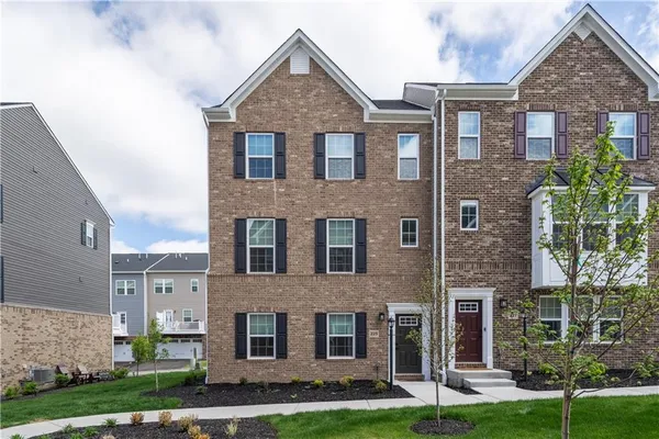 $439,900 | 225 Chital Lane, Cranberry Township, PA 16066