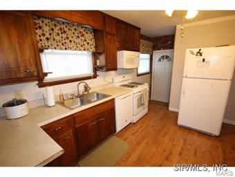111 West 5th Street Roxana, IL 62084 - Photo 9 of 24