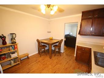 111 West 5th Street Roxana, IL 62084 - Photo 10 of 24