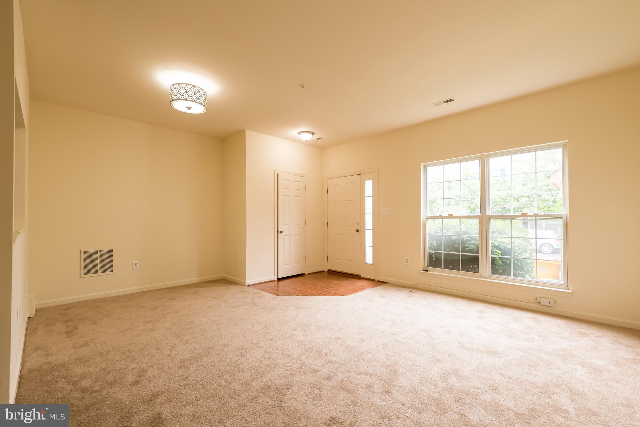 332 Roff Point Drive Odenton, MD 21113 - Photo 6 of 27 Living Room