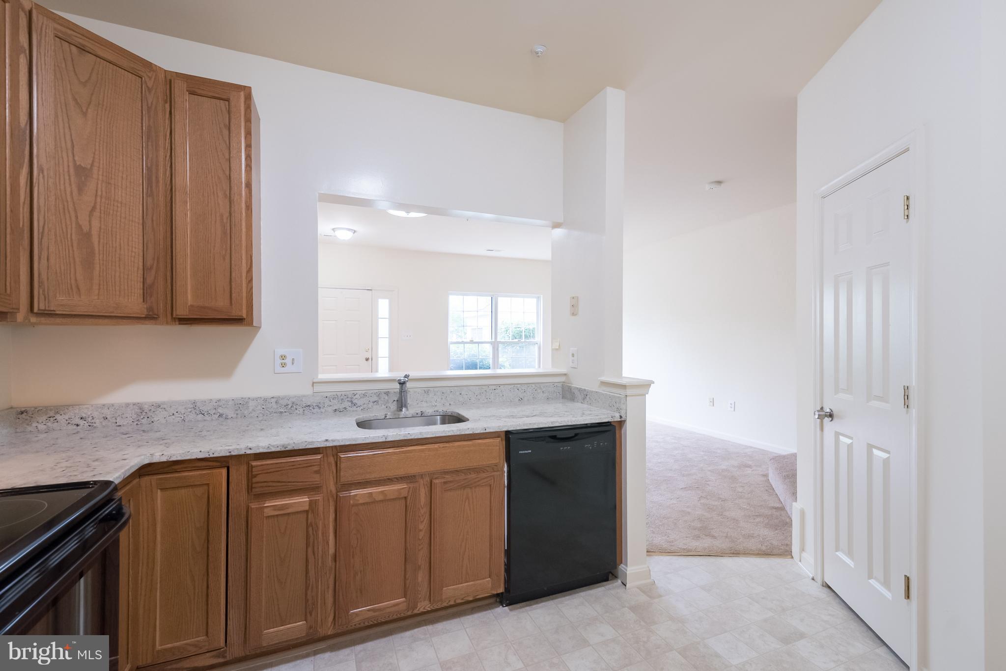 332 Roff Point Drive Odenton, MD 21113 - Photo 9 of 27 Kitchen