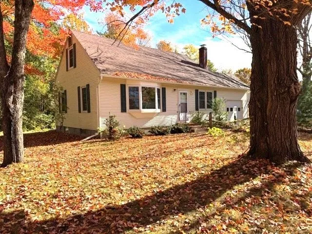 $325,000 | 20 Sunset Drive, Essex, VT 05452
