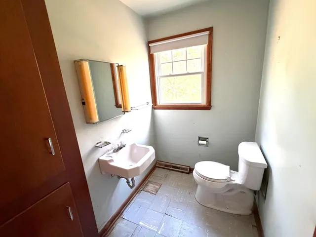 $325,000 | 20 Sunset Drive, Essex, VT 05452