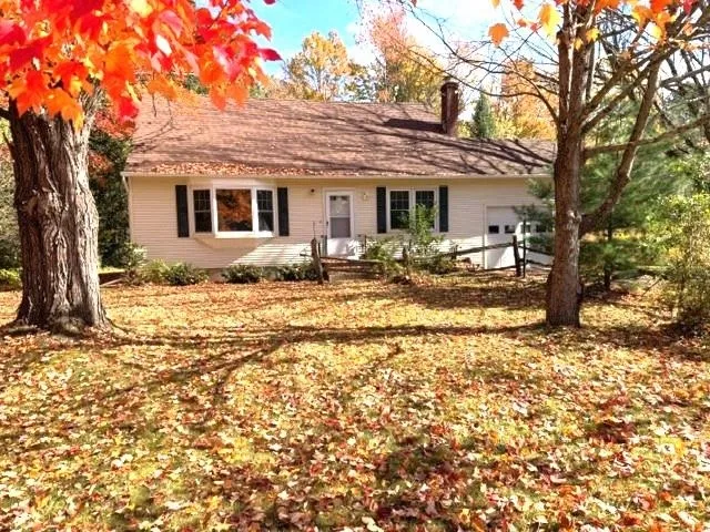 $325,000 | 20 Sunset Drive, Essex, VT 05452