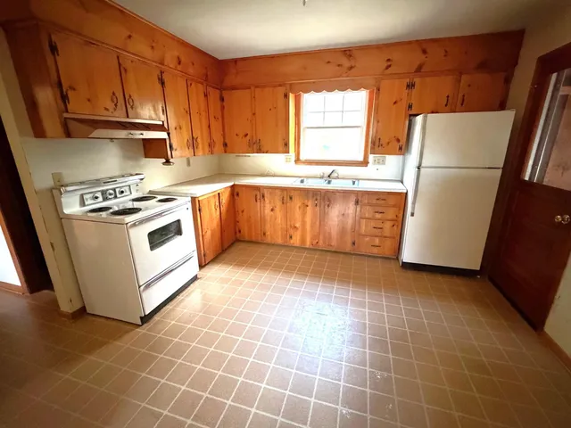 $325,000 | 20 Sunset Drive, Essex, VT 05452