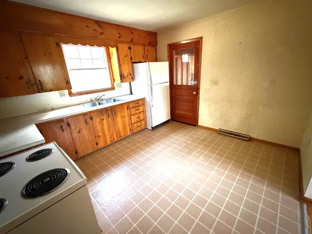 $325,000 | 20 Sunset Drive, Essex, VT 05452