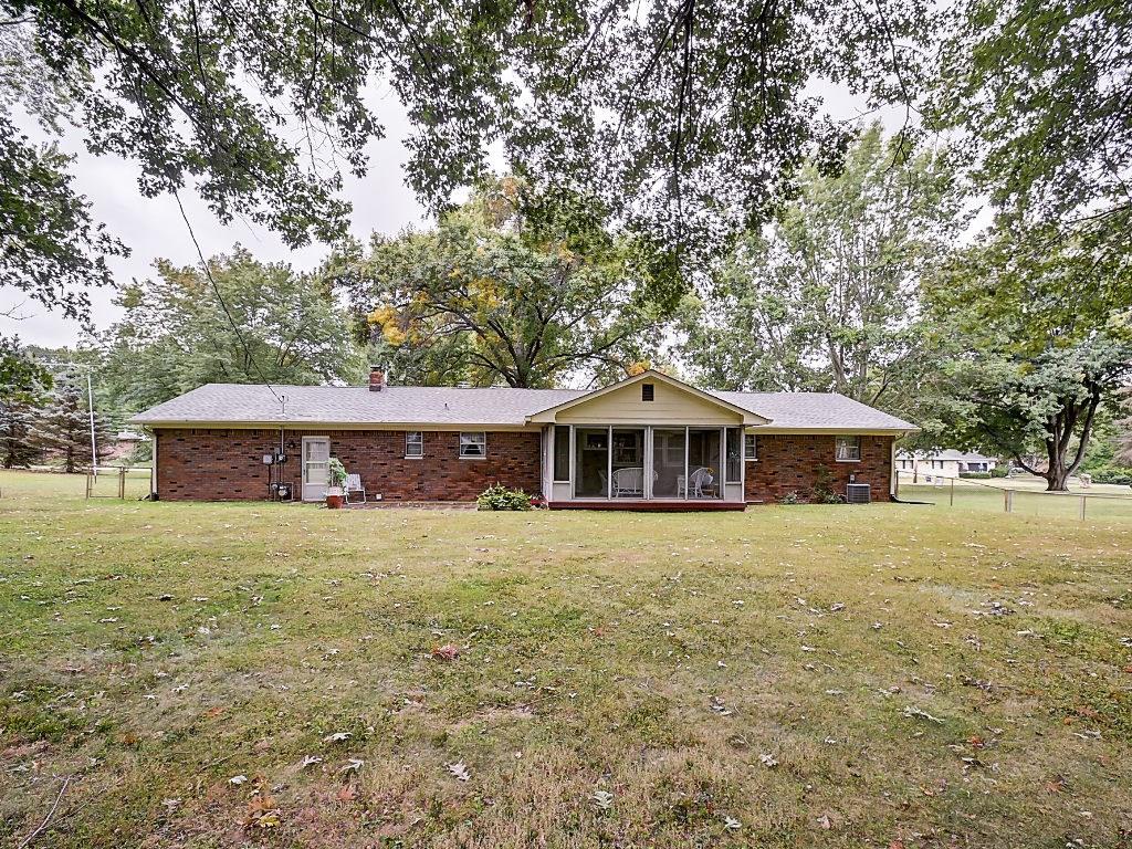 3870 Fairview Road Greenwood, IN 46142 - Photo 3 of 25 Gallery Image 3
