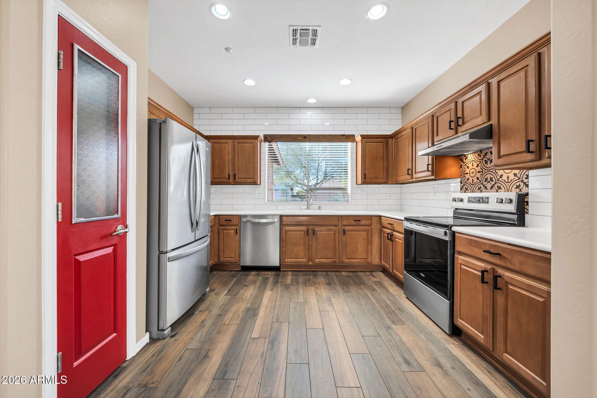 1834 West Owens Way Anthem, AZ 85086 - Photo 13 of 51 13 Kitchen with Pantry Closet - 1834 W O