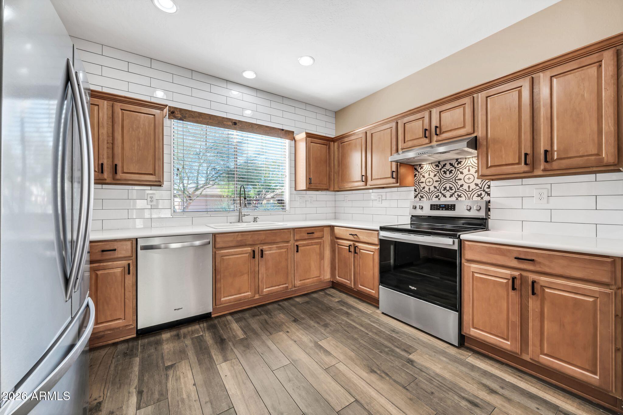 1834 West Owens Way Anthem, AZ 85086 - Photo 16 of 51 16 Kitchen - 1834 W Owens Way