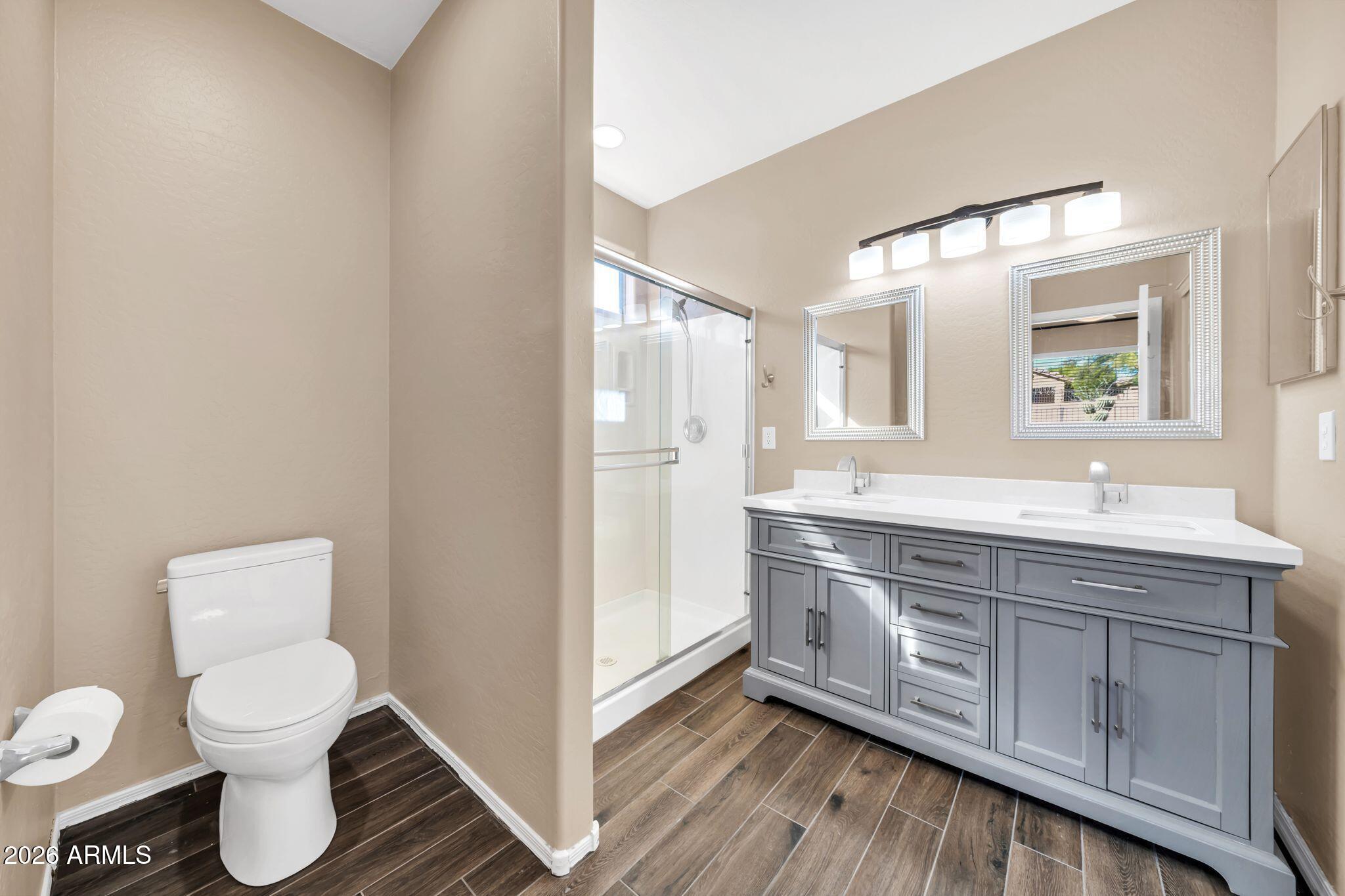 1834 West Owens Way Anthem, AZ 85086 - Photo 22 of 51 22 Primary Bedroom Bathroom - 1834 W Owe