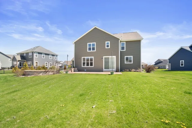 $669,900 | 155 Mulberry Lane, Grafton, WI 53024