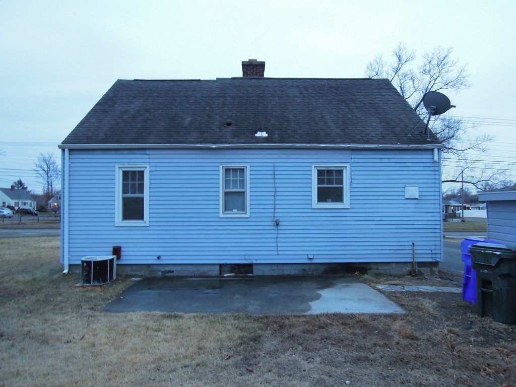 334 Island Pond Road Springfield, MA 01118 - Photo 4 of 21