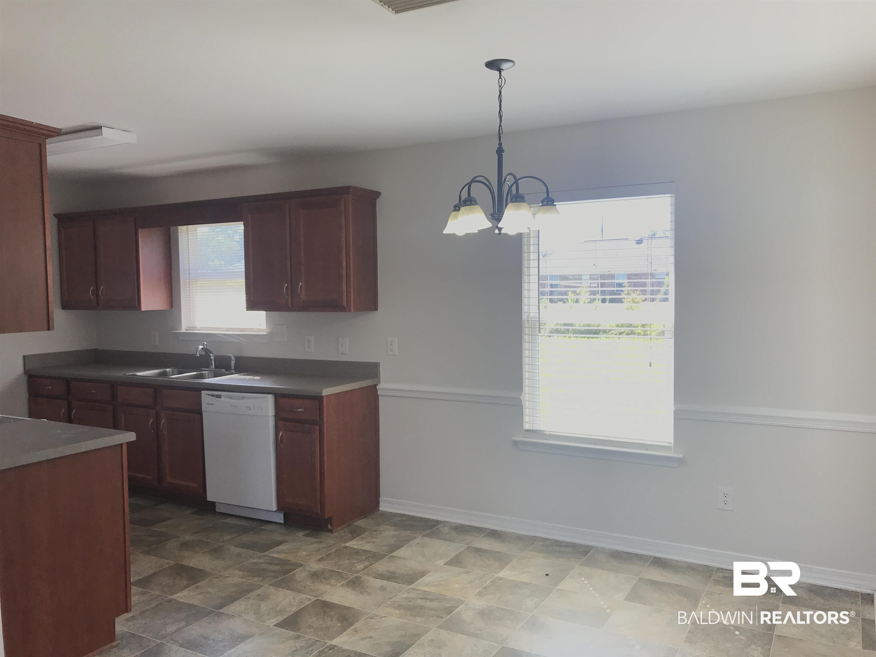 7694 Broome Court Theodore, AL 36582 - Photo 5 of 19 Kitchen Dining Area