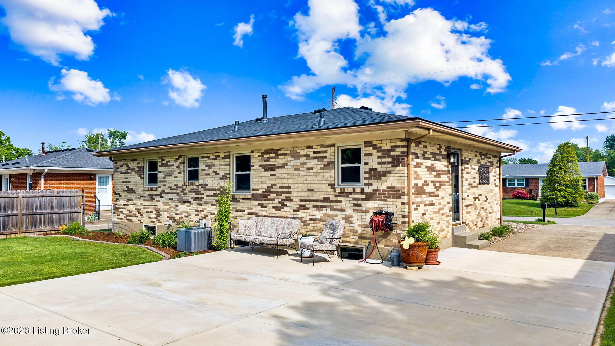 8110 Florist Road Louisville, KY 40228 - Photo 5 of 35 5-web-or-mls-DJI_20260424105821_0975_D-E