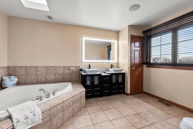 $615,000 | 342 Diana Court, Bensenville, IL 60106