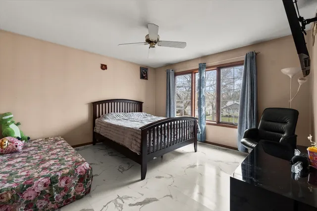 $615,000 | 342 Diana Court, Bensenville, IL 60106