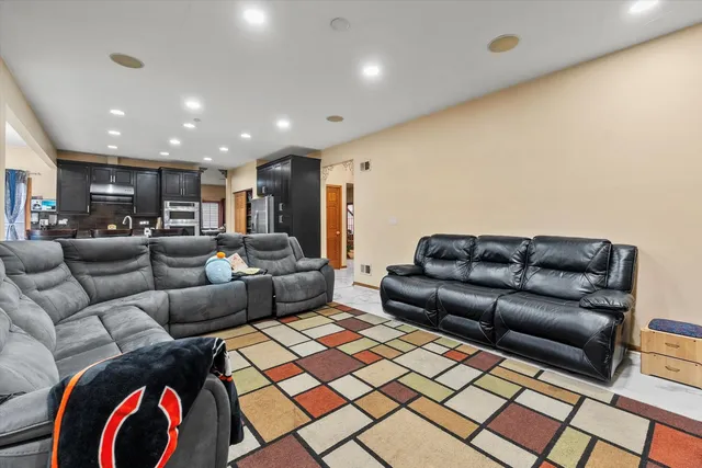 $615,000 | 342 Diana Court, Bensenville, IL 60106