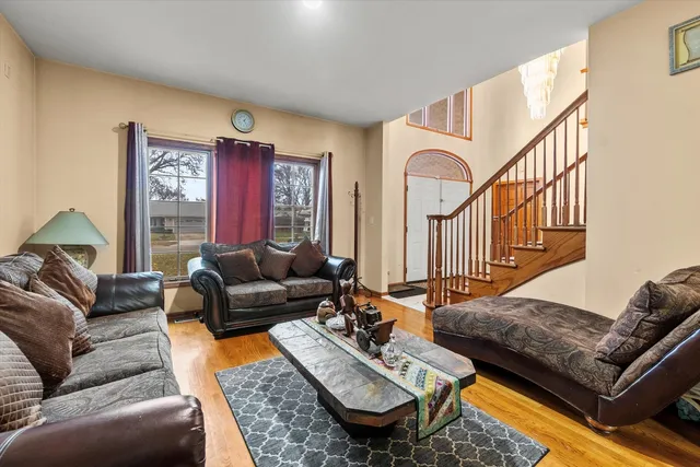 $615,000 | 342 Diana Court, Bensenville, IL 60106