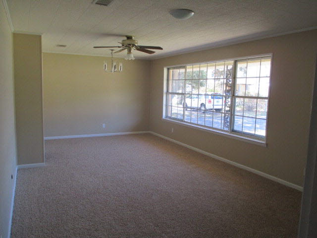 5724 Bear Point Avenue Orange Beach, AL 36561 - Photo 3 of 17 living room