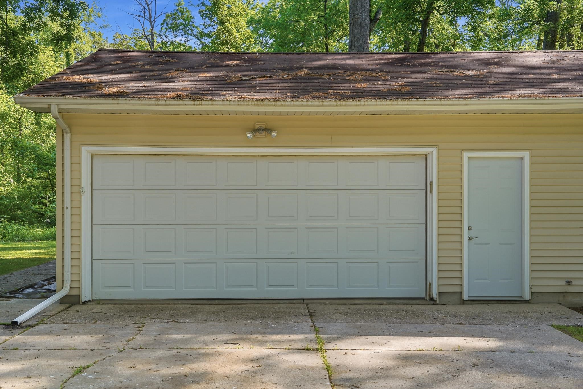7261 South Ridge Road Dixon, IL 61021 - Photo 4 of 32
