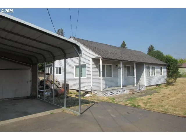 $208,700 | 165 Robinson Street, Sutherlin, OR 97479