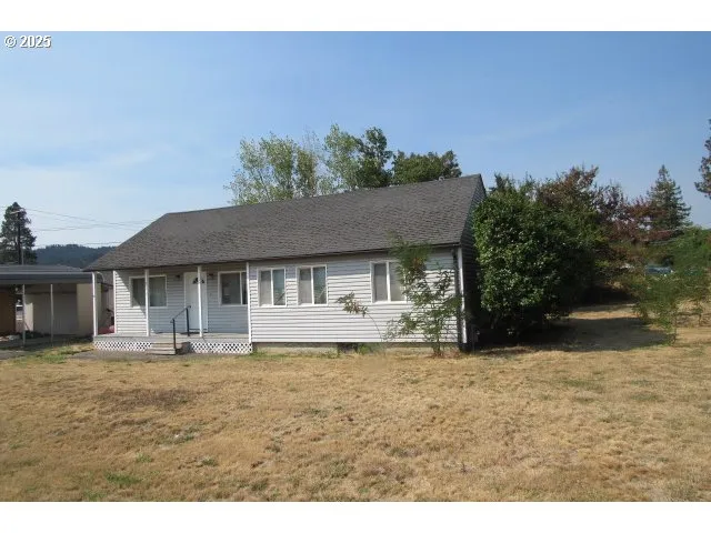 $208,700 | 165 Robinson Street, Sutherlin, OR 97479