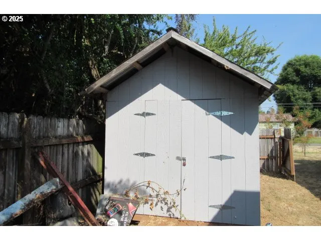 $208,700 | 165 Robinson Street, Sutherlin, OR 97479