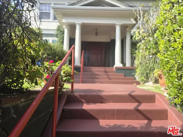 $9,500 | 317 South Norton Avenue, Los Angeles, CA 90020