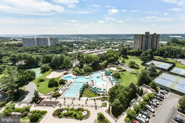 $2,400 | 205 Yoakum Parkway, Unit 1803, Alexandria, VA 22304