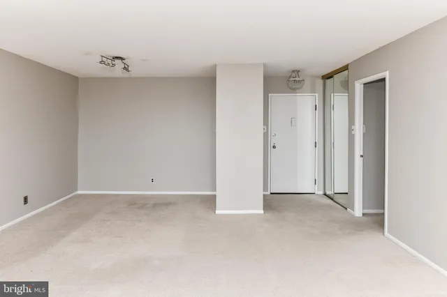 $2,400 | 205 Yoakum Parkway, Unit 1803, Alexandria, VA 22304