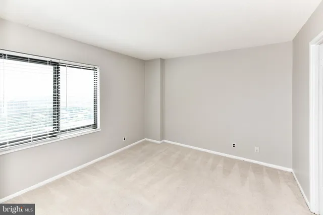 $2,400 | 205 Yoakum Parkway, Unit 1803, Alexandria, VA 22304